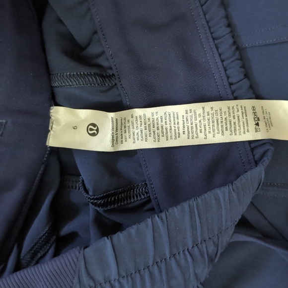 New Lululemon Beyond the Studio HR Crop - Picture 2 of 9